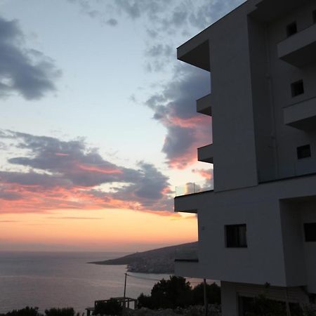 Angjelo Apartments Sarandë Eksteriør bilde